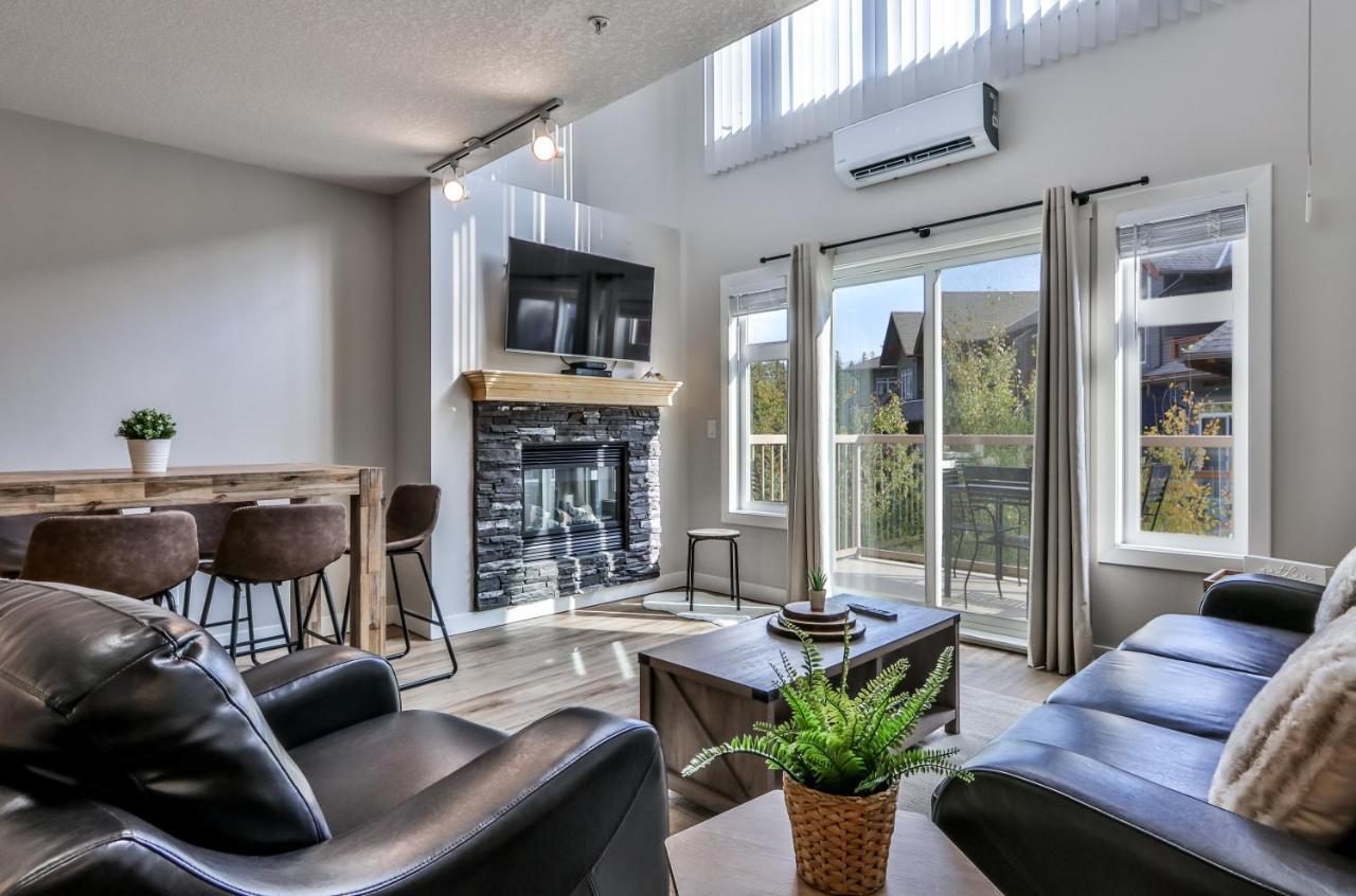 Charming 1 Bdrm Plus Loft With Views Managed By Little Sister Getaways Канмор Экстерьер фото