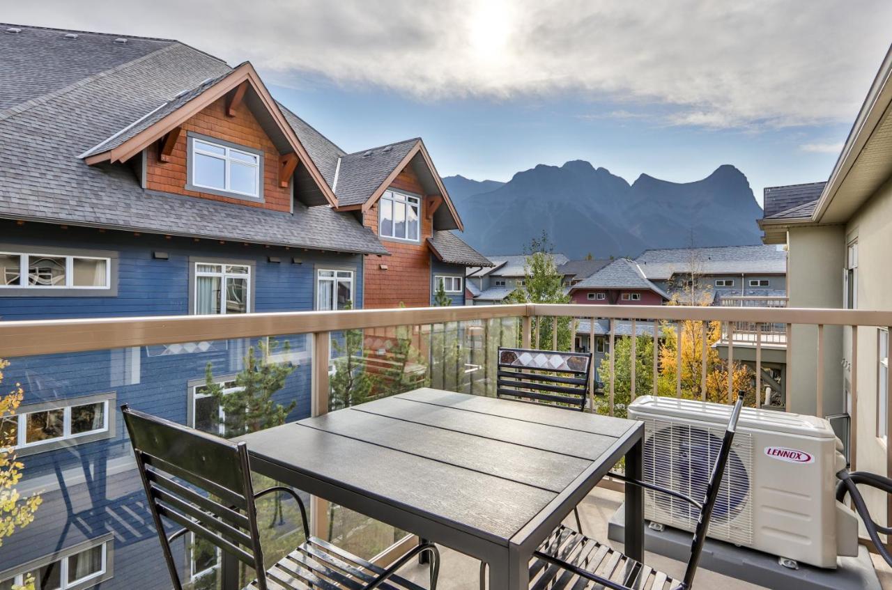 Charming 1 Bdrm Plus Loft With Views Managed By Little Sister Getaways Канмор Экстерьер фото