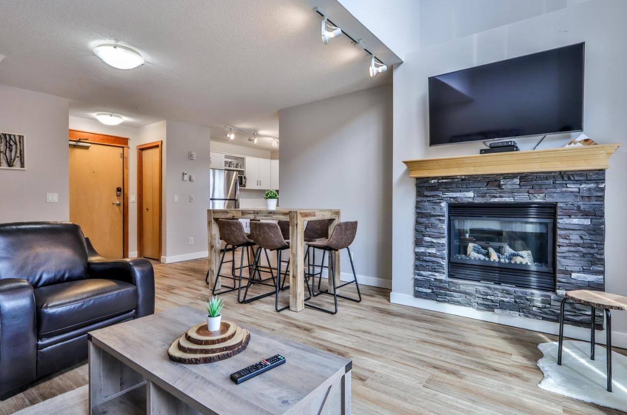 Charming 1 Bdrm Plus Loft With Views Managed By Little Sister Getaways Канмор Экстерьер фото