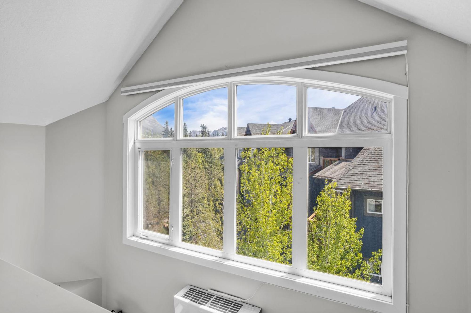 Charming 1 Bdrm Plus Loft With Views Managed By Little Sister Getaways Канмор Экстерьер фото